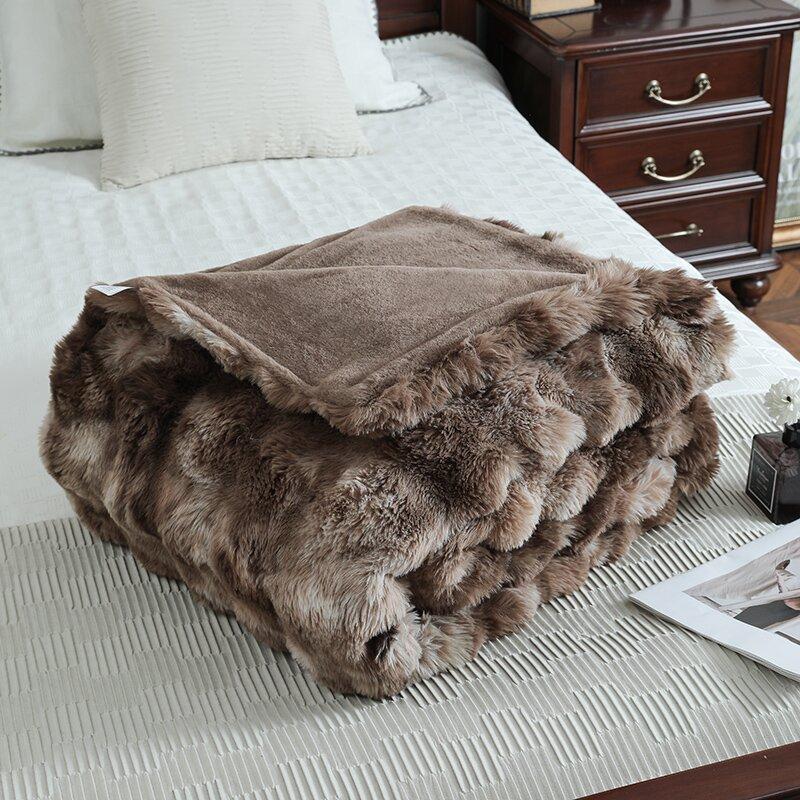 Thick and Warm Modern Blanket Autumn and Winter Bubble Velvet Rabbit Fur Blanket Plush Sofa Towel Pillow Cover Soft and Comfortable Bed Sheet