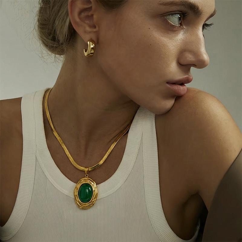 18K Gold Plated Titanium Steel Necklace Women Light Luxury Colorful Oval Stone Pendant Jewelry