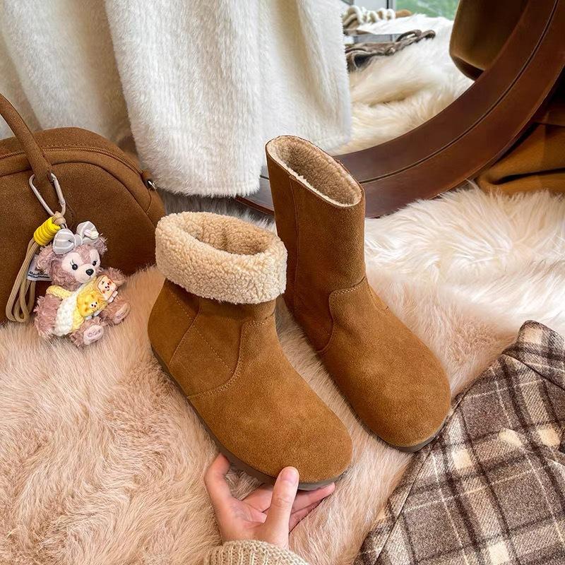 Retro round head frosted leather thick-soled versatile short boots 2025 autumn and winter niche design turning hair and looking thin fla