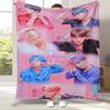 Modische B-BTS Kpop Flanelldecke, Ultraweiche Warme Plüschdecke für Zuhause Schlafzimmer Bett Sofa Abdeckung Büro Camping Picknick Geschenk