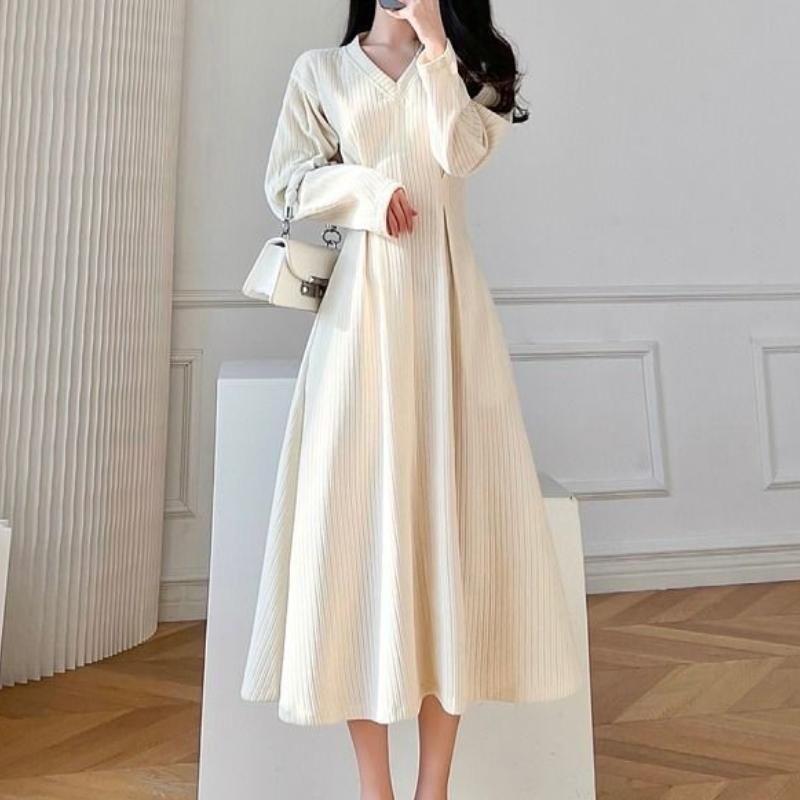 White V-Neck Hepburn Style French Dress for Women Spring/Autumn Waist-Cinching Slimming Retro Elegant Goddess Style Maxi Skirt