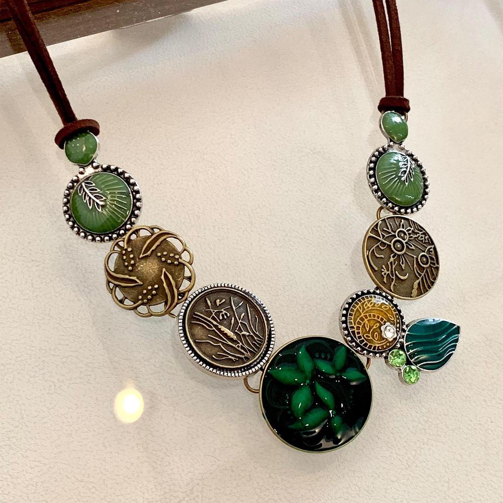 Rhinestone Twin Butterfly Pendant Necklace: Vintage Ethnic Style, Trendy Clavicle Chain for Women