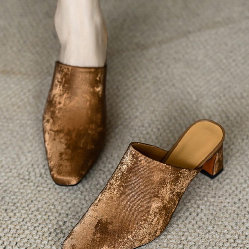 Silk Cool Slippers Women's 2025 Spring and Summer New Outer Wear Thick Heel Brown French Casual High Heel Slippers Bag Head Half Drag