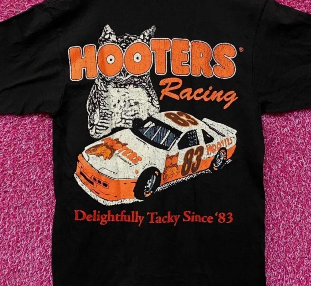 Hooters Vintage Style Nascar Racing short sleeve shirt Unisex T-Shirt L