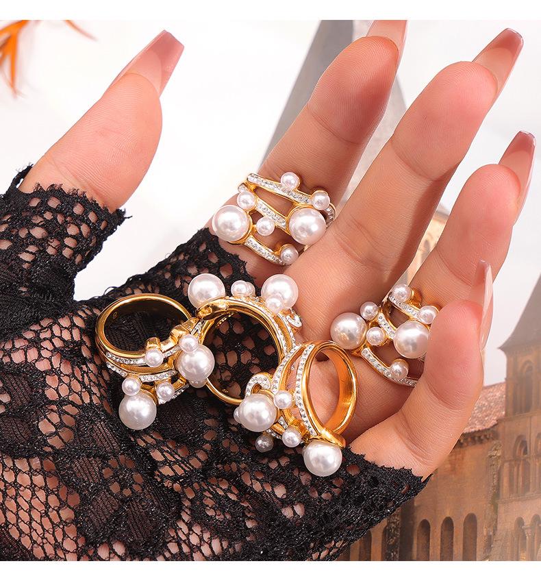 Elegant Korean-Style Pearl and Diamond Ring - 18k Gold-Plated Titanium Steel