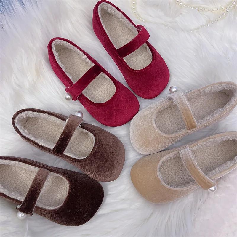 2024 Autumn/Winter Sweet Girls Soft Soled Foreign style Princess Shoes Vintage velvet little girls with velvet single shoes