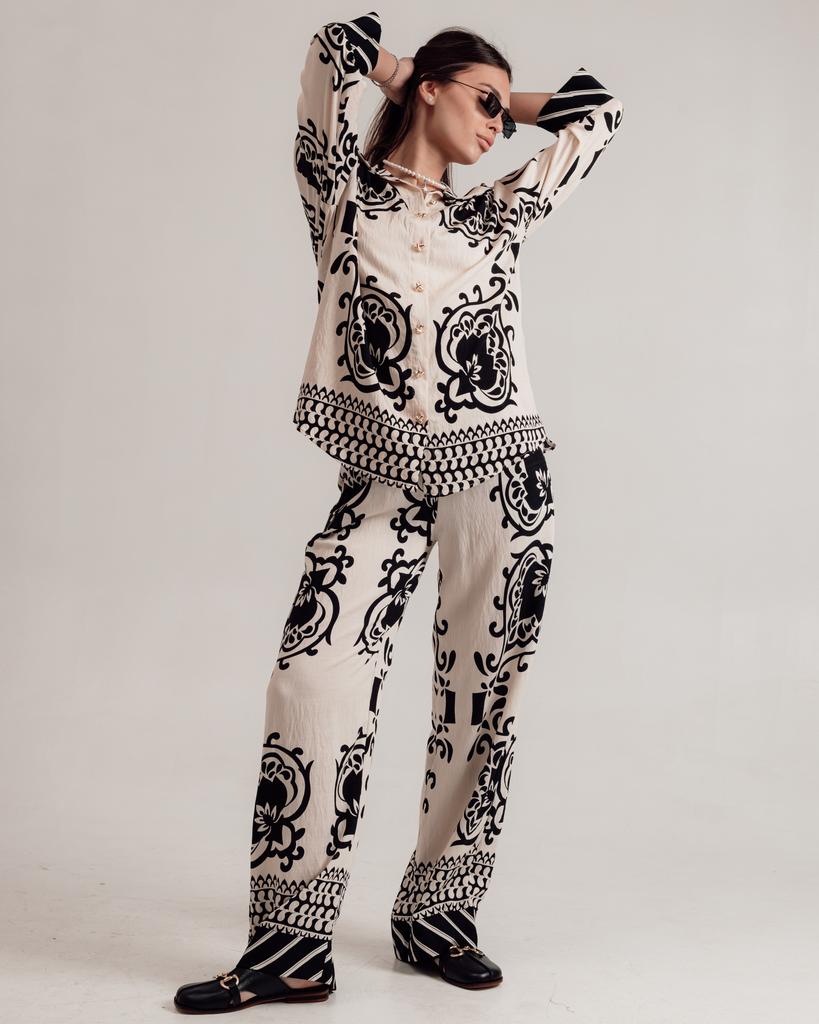 Damkostym sommar Samsara 3908 38 mjölkvit-svart (skjorta, byxor)