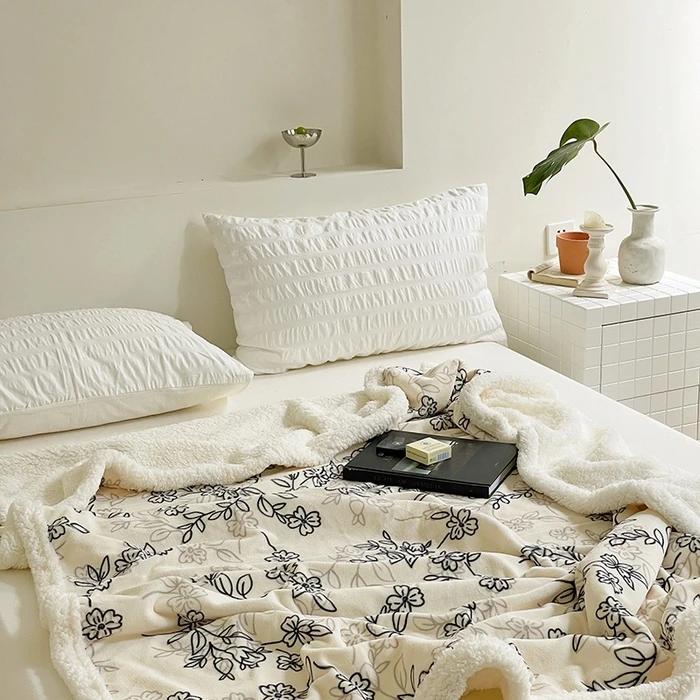 2025 New Printed Thickened Cartoon Milk Fleece Lamb Fleece Blanket Nap Blanket Sofa Blanket Spring and Autumn Season Available