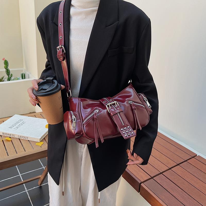 Rivet Design Half Moon PU Leather Armpit Crossbody Bag 2025 Winter Punk Style Adjustable Shoulder Strap Handbag And Purse Red Ba