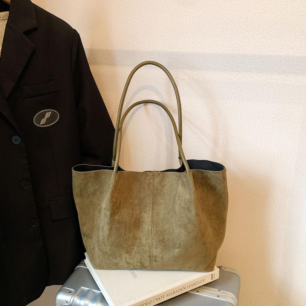 Vintage suede shoulder bag, women's commute to work, high-end sense, large-capacity portable tote bag, letter bag.