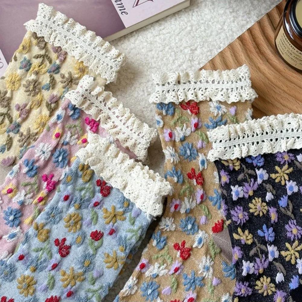 1 Pair Korean Style Women Socks Autumn Winter Long Cute Sweet Floral Fashion Socks Lady Contrast Lace Street Casual Sokken Femme
