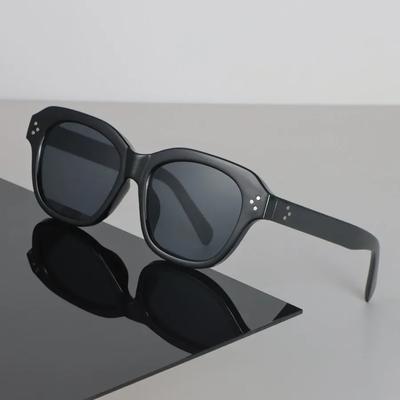 Vintage Rectangle Sunglasses for Women Men Luxury Designer Fashion Glasses Casual Retro Style UV Protection