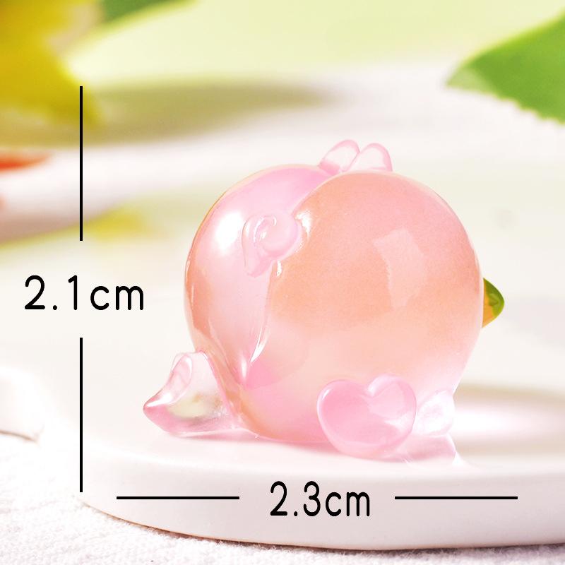 

Светящийся в темноте декоративный предмет Милый маленький поросенок Персик Декоративный предмет для автомобиля Изделие из смолы Pounce on Peach Pig