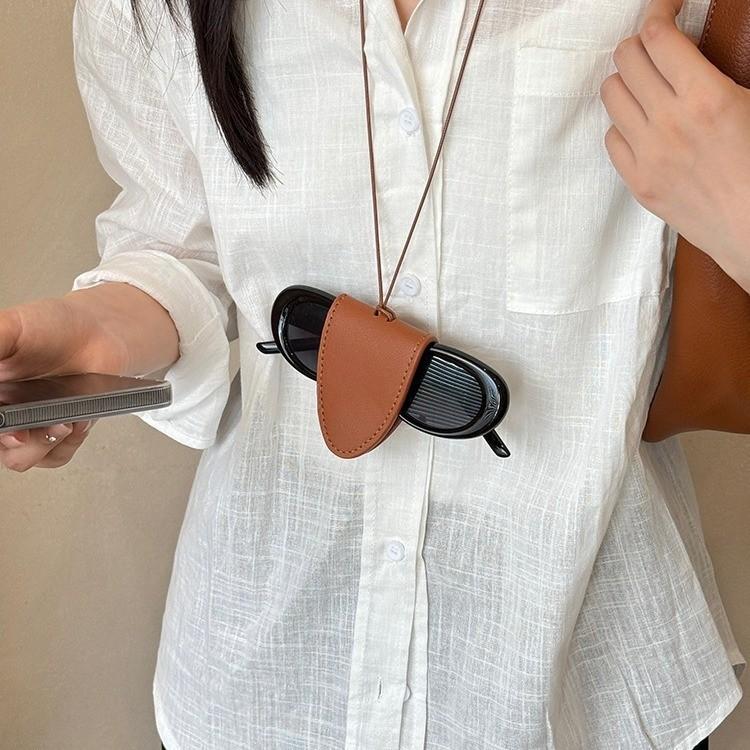 Lange ausziehbare Schlüsseltasche aus Leder mit Anhänger zum Aufhängen am Hals, Leder-Markenhalskette, hängende Brille, Schlüsselanhänger, Nischenzubehör, Trend