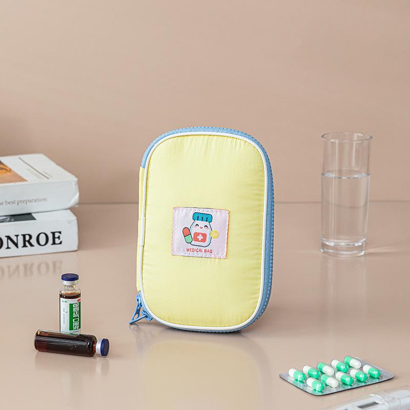 

Нейлоновая портативная дорожная медицинская сумка Милый водонепроницаемый набор для экстренной помощи Мягкий чехол для хранения лекарств Удобный домашний набор первой помощи жёлтый