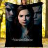1 Stück The Vampire Diaries 3 Thema Weiche Flanell-Kuscheldecke - Digitaldruck, Polyester, Gemütlich für alle Jahreszeiten, Perfekt für draußen und Reisen