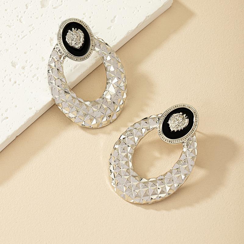 Vintage gullfarge Lion Head Charm øredobber for kvinner Mote metall punk smykker store ovale dryppende olje designer øredobber