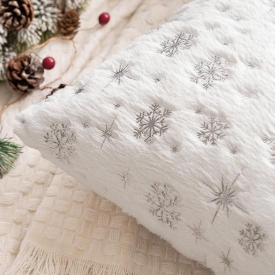 Throw Pillowcase Christmas Snowflake Printed Hidden Zipper Design Dust-proof Soft Comfortable Touch Plush Cushion Cover