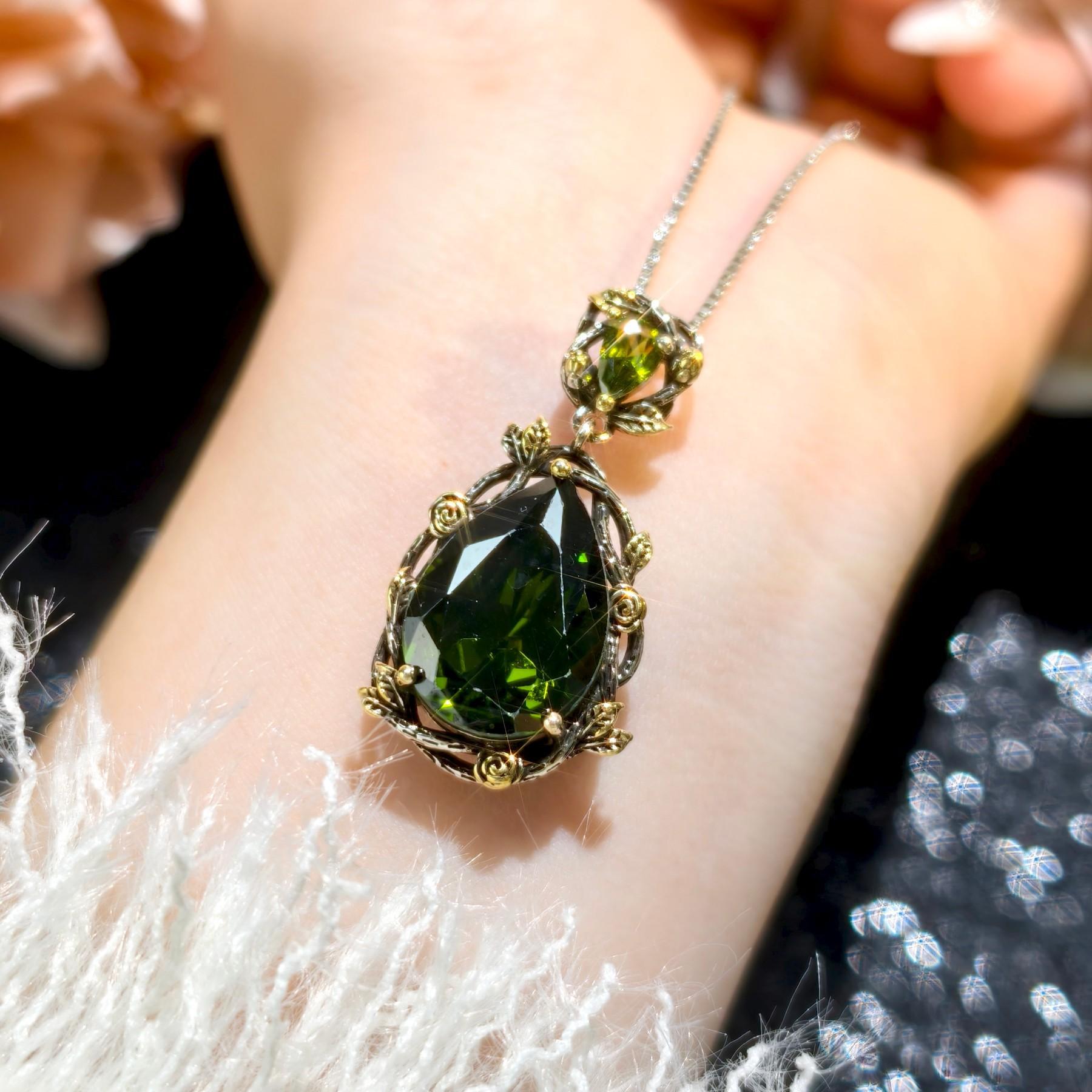 

Vintage Court Style Treasure Two-color Gold Olive Green Diamond Pendant Water Drop Pear-shaped Necklace Open Ring Female 2026