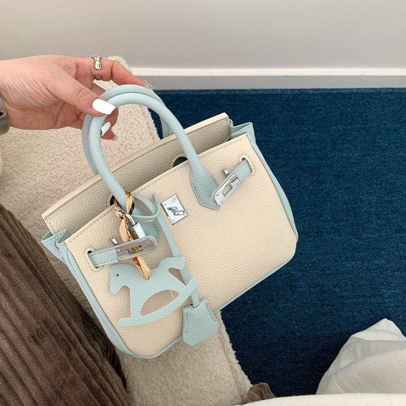 

Сумка платинового цвета, подходящая по цвету, 2025, новая высококачественная контрастная цветная сумка, модная универсальная женская сумка с рисунком личи, через плечо на одно плечо