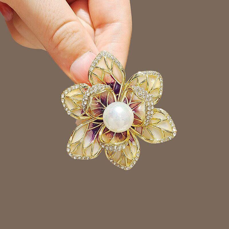 Fancy Design Fashion Fashion Maple Brooch Female Super Flash Rhinestone Leaf Pin Suit Coat Corsage Accessories