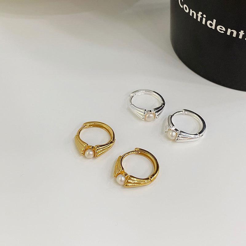 Texturierte Perlen-Ohrstecker für Damen Ins Nische Modisch Schlichter und Kühler Stil