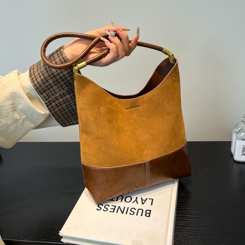 Einfache Nische Wildleder Achseltasche Damen Frühherbst vielseitig retro matt Pendler Schulter Umhängetasche