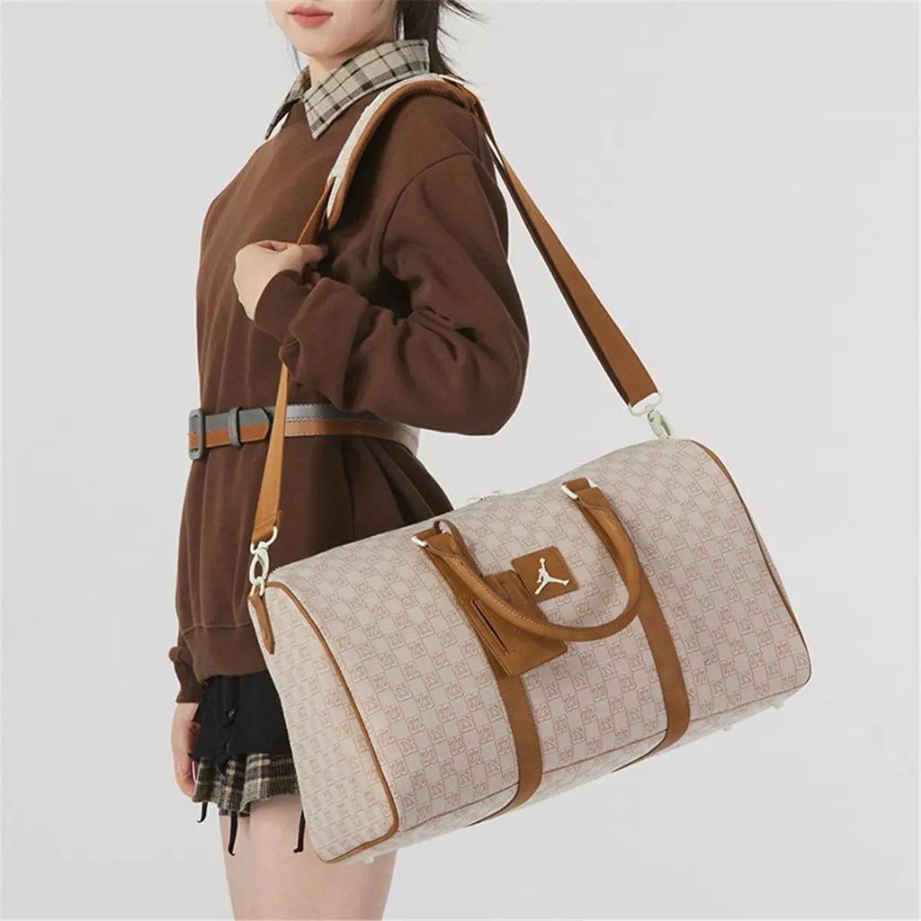 Jordan Sac de Sport à Carreaux en Polyester Grande Capacité pour Entraînement de Basket-ball Voyage Sac Bandoulière Bandoulière Sacs Unisexes Beige JD2413019AD001