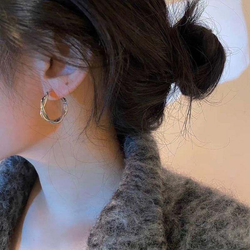 

S925 Sterling Silver Cable Stitch Hong Kong Style Design Sense Earrings Gold Ear Ring Women s Ear Clip Circle Elegant Fancy Ear Rings s925 Silver-Silver