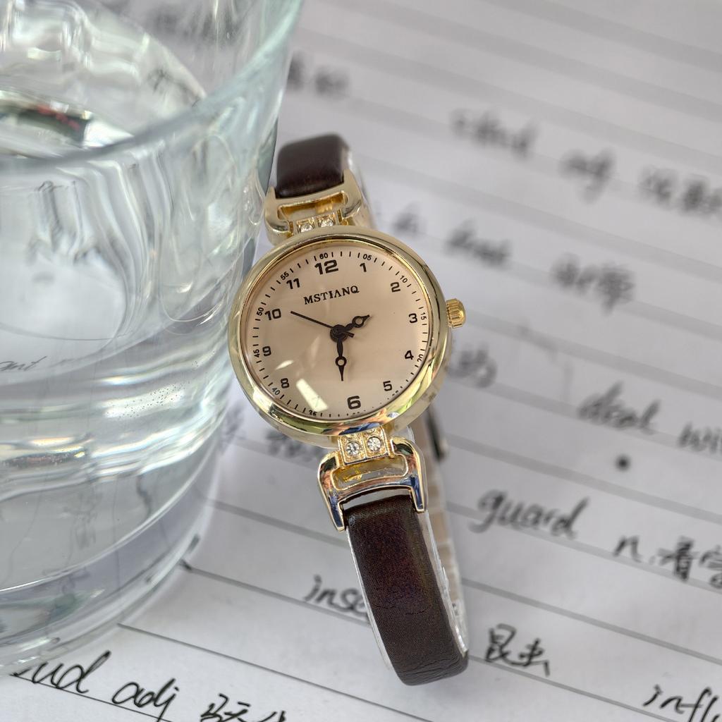 Retro Exam Watch Female Student High Value Light Luxury British Small Fragrant Style Small Dial Women'S Quartz Watch