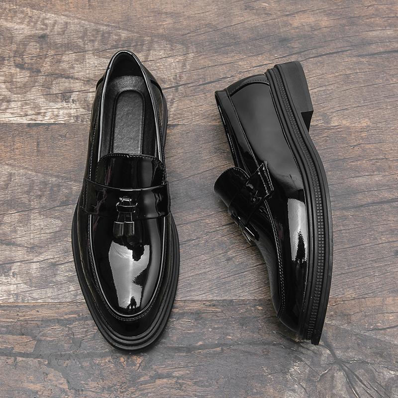 Fashion Handmade Leather Mens Casual Shoes New Fashion Slip-on Shoes Italian Style Male Loafers Soft Flats Lightweight Moccasins for Man