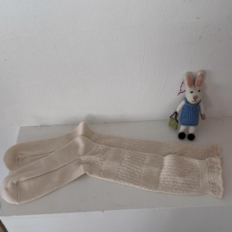 Laid-back Retro Calf Socks for Autumn and Winter, Solid-color Knitted Socks, Mid-calf Socks for Slimming, Pile Pile Socks