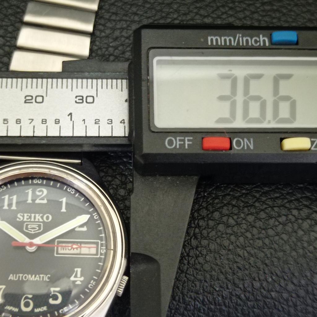 GENUINE VINTAGE SEIKO 5 JAPAN 7006A AUTOMATIC MENS BLUE DIAL WATCH a702409-5 R124-a702409