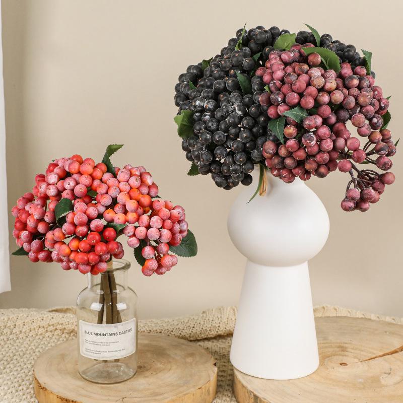 Набор диких ягод: 5 веток искусственных фруктов для домашнего декора и композиций 5 stems/bundle black