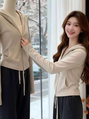 Women's Slim Fit Hooded Sweatshirt: Stylish Long-Sleeve Base Layer for Autumn/Winter 2025