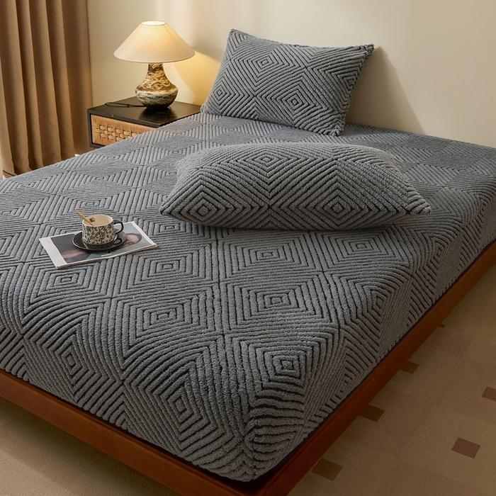 Soft Warm Mattress Cover with All Around Elastic Band Coral Fleece Mattress Cover Bed Linen Double Queen King Mattress Protector