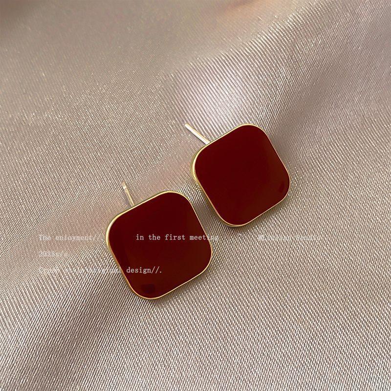 Maillard Coffee Color Amber Earrings Women's Autumn and Winter High-end Commuter Style Earrings Light Luxury Niche Design Earrings