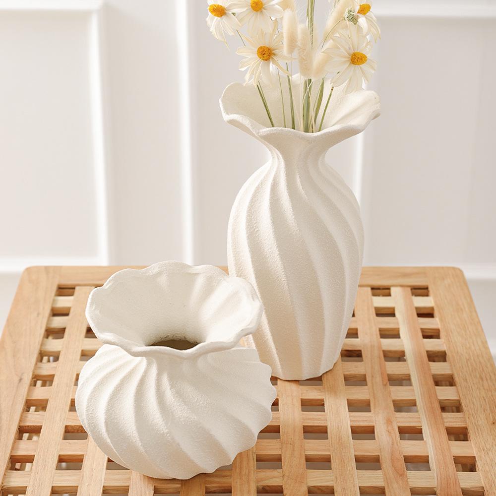 High-End Französische Keramikvase für minimalistische Wohnzimmer – Kunstvolles Trocken- und Hydrokultur-Blumenarrangement