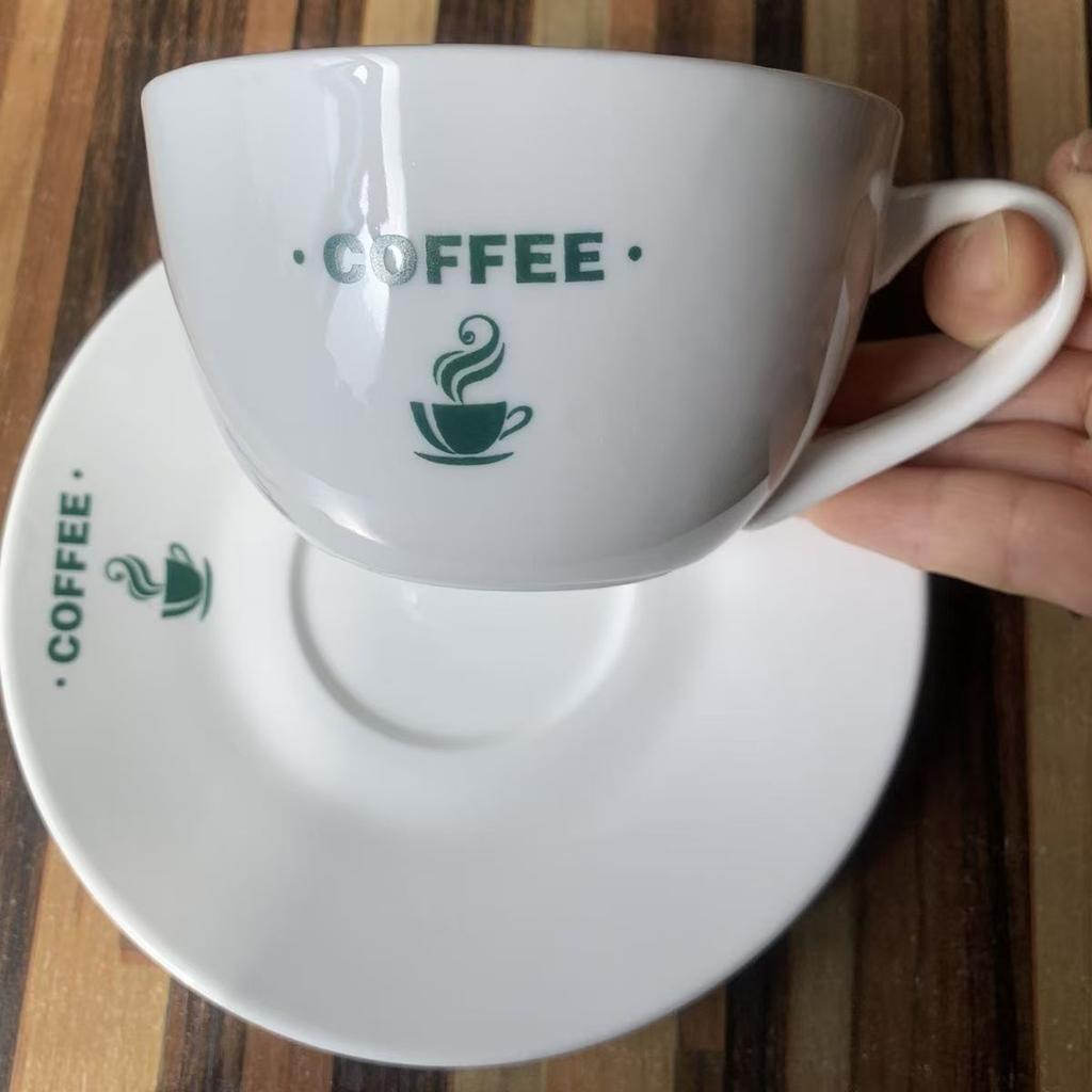 Korejský Ins styl Francouzský Retro Hrneček Červená Linka Písmeno Keramický Šálek na kávu+podšálek Bílý Hrneček na mléko Minimalistická Sada Dárek k narozeninám