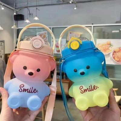 Bouteille d'eau en forme d'ours dégradé de 800ML, jolie tasse de sport en plastique, bouteille d'école pour enfants avec paille, bouilloire d'eau pour filles, tasse à boire