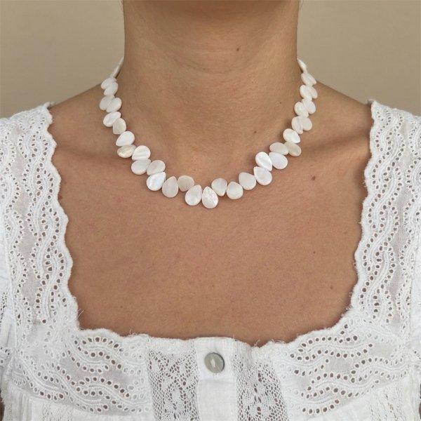 Vintage Round White Shell Choker Necklace for Women Bohemian Geometry Splicing Collarbone Chains Charms Daily Versatile Jewelry