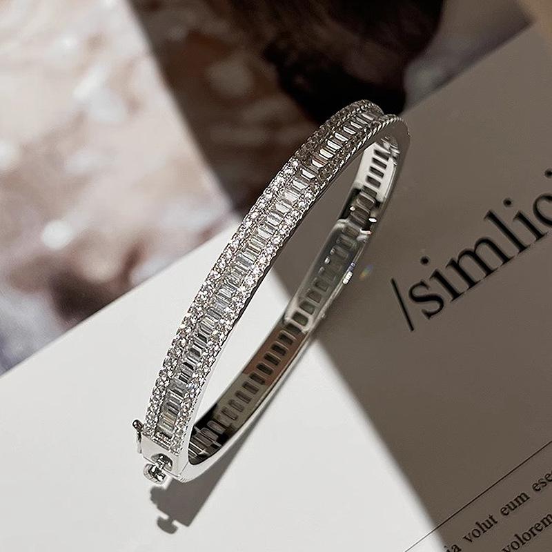 Light Luxury Boundless Ladder Inlay Full Diamond Bangles Silver Starry Sky Bracelet Suitable for Daily Gifts Wedding
