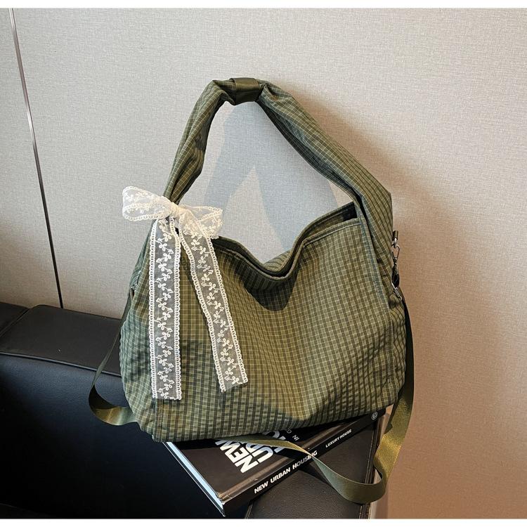 

New fashion bag, large-capacity versatile shoulder bag, commuter tote bag, lazy wind messenger bag. зелёный