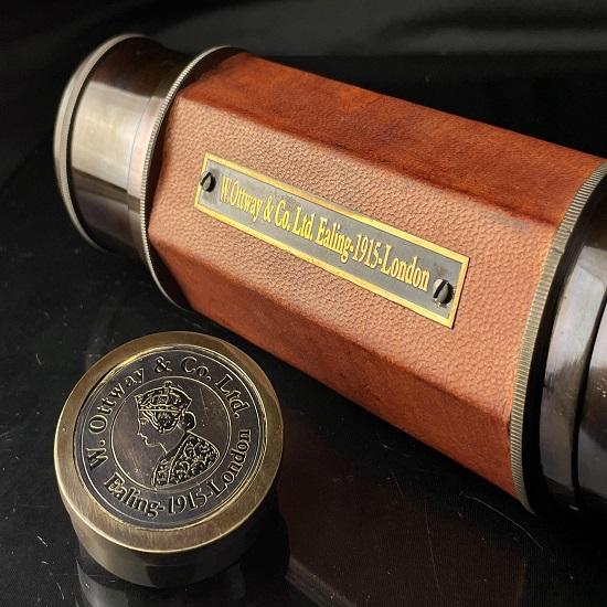 Brass Antique Decor Spyglass, Handheld Telescope for Adventure Enthusiasts, Monocular Nautical Decor for Gifting, Kelvin  Hughes London, 81.28 Cm