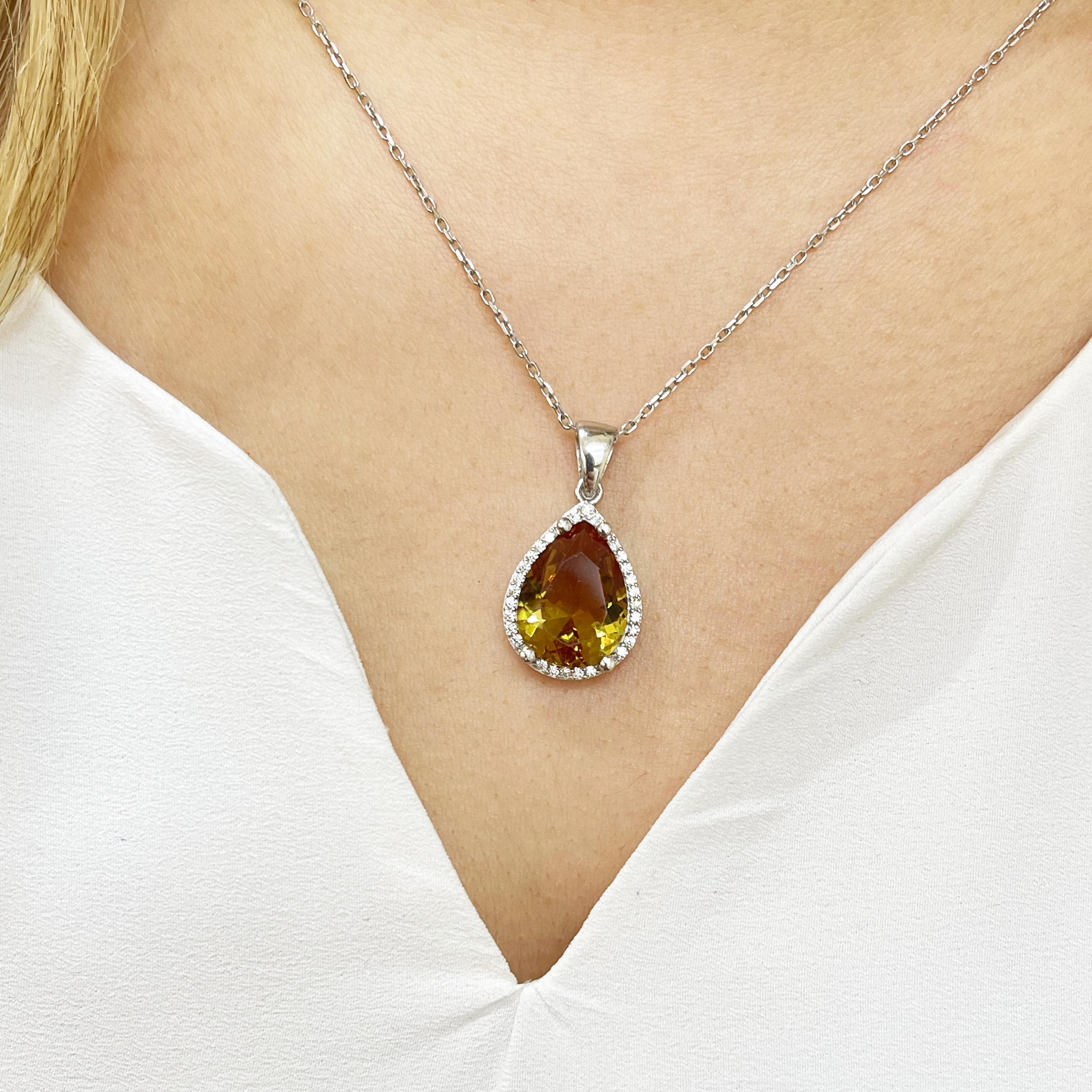 Pendentif Zultanite En Argent 925 - Pierre Poire 18x25mm, Couleur Changeante, Bijou Fin Avec Chaîne