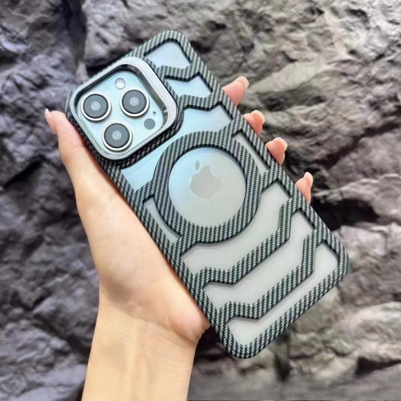 

Применимо к iPhone16 Apple 15 Кронштейн для объектива Чехол для мобильного телефона Узор из углеродного волокна Безрамочный Ступенчатый Полый Магнитный чехол iPhone 12PRO/12 серый