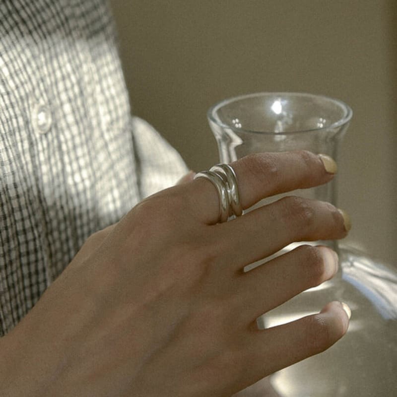 Retro finger Two wave_SR235