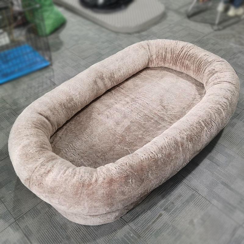 

Большая человеческая короткая плюшевая кровать для собак, кровать для взрослых собак, съемная и моющаяся кровать для домашних животных 5XL: (165 * 100 * 25CM)