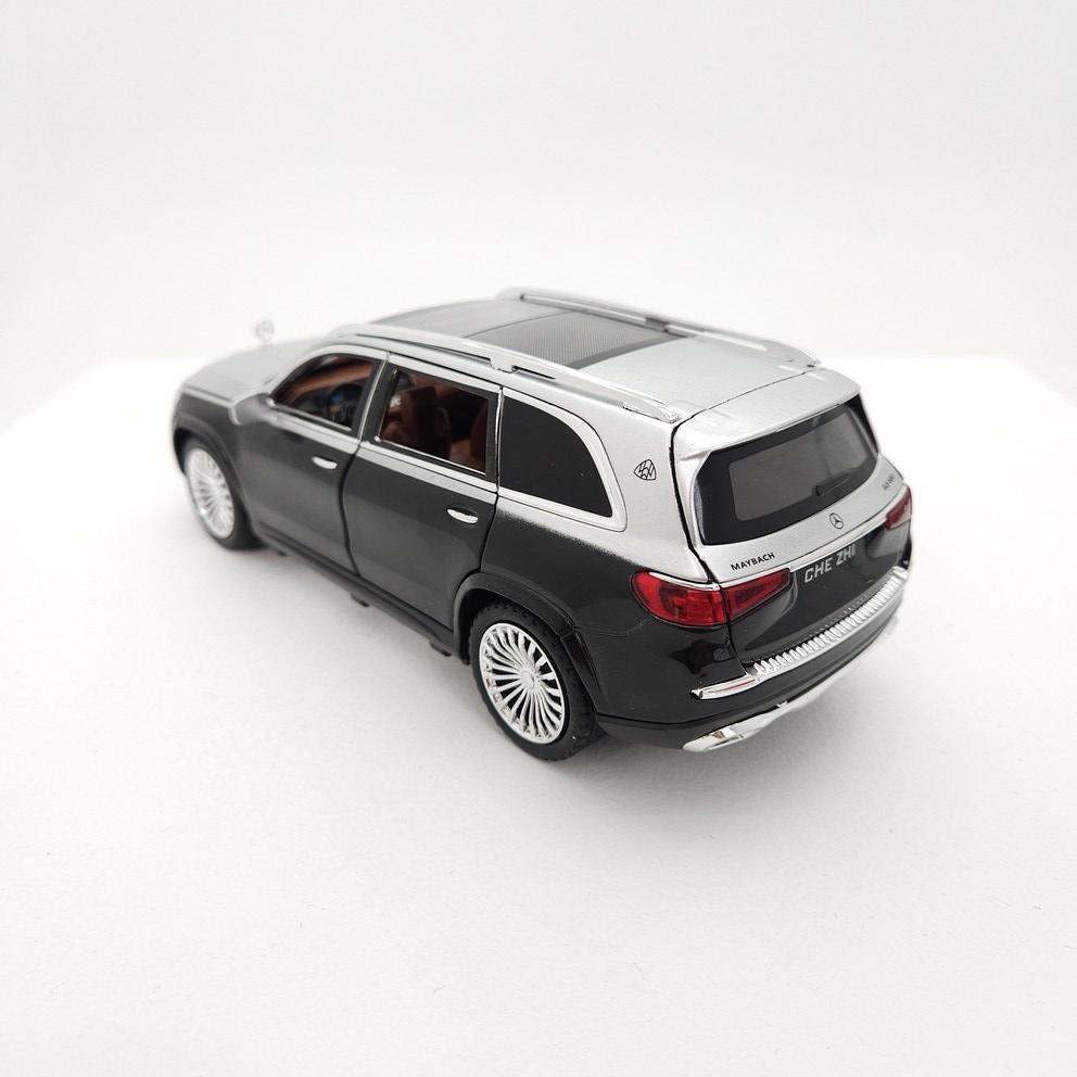 1:24 Mercedes-Benz Maybach SUV Die-cast Model Car, Black & Silver