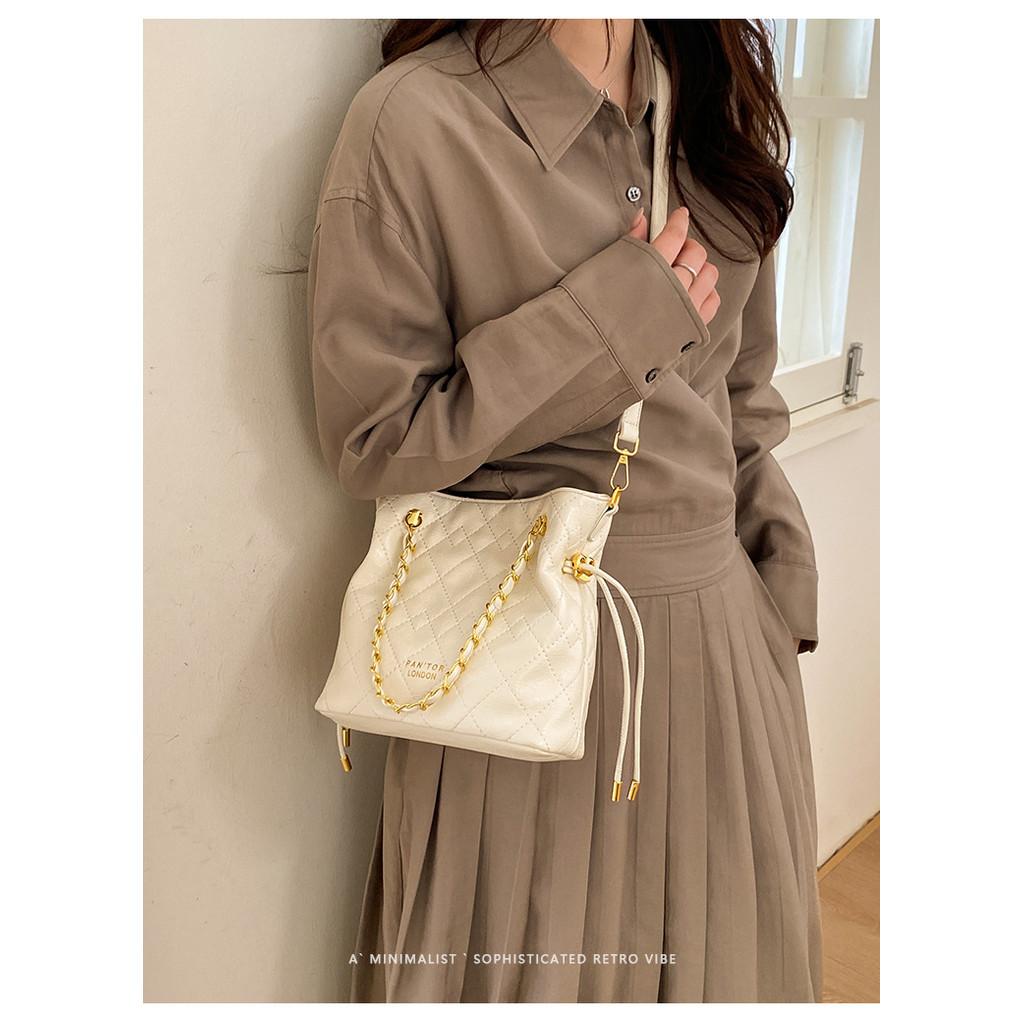 IELGY Fashionable All-Match Messenger Bag Commuter Shoulder Bucket Bag